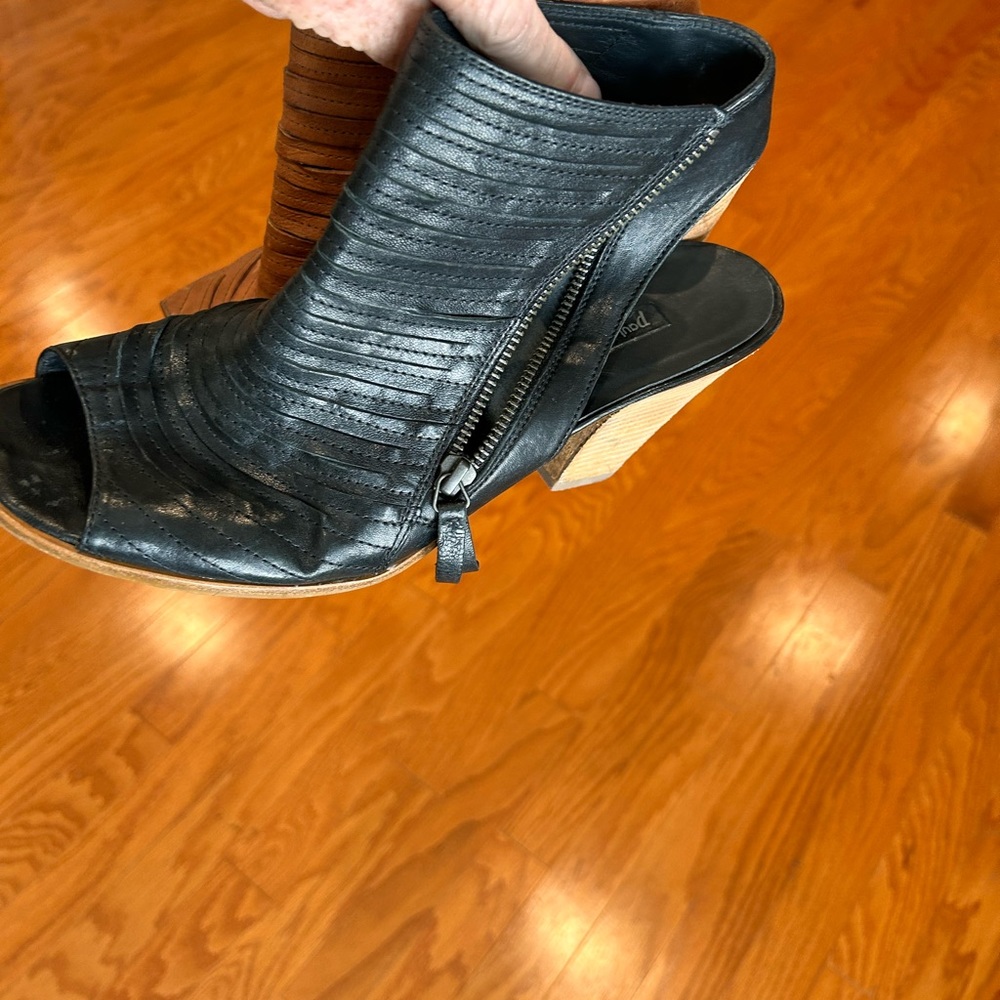 Paul Green size 10 THIS IS FOR JUST BLACK-brown for sale under separate listing